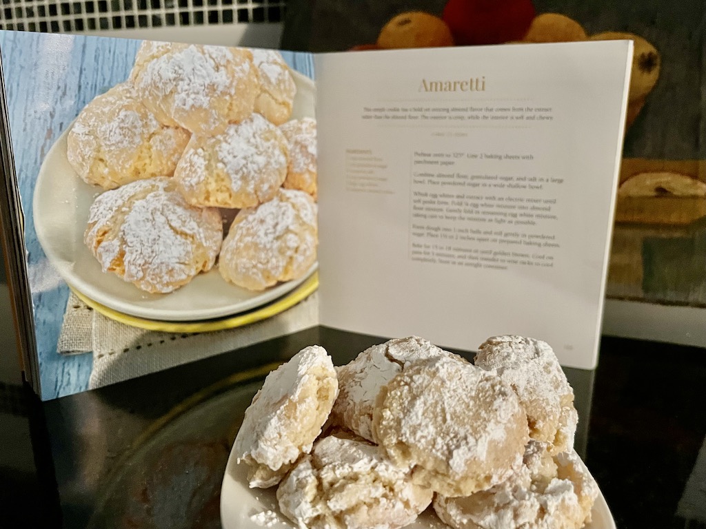 Amaretti Cookies